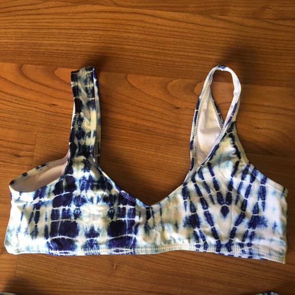 Zaful Scoop Front Knotted Tie-Dyed Bikini - Picture 5 of 6